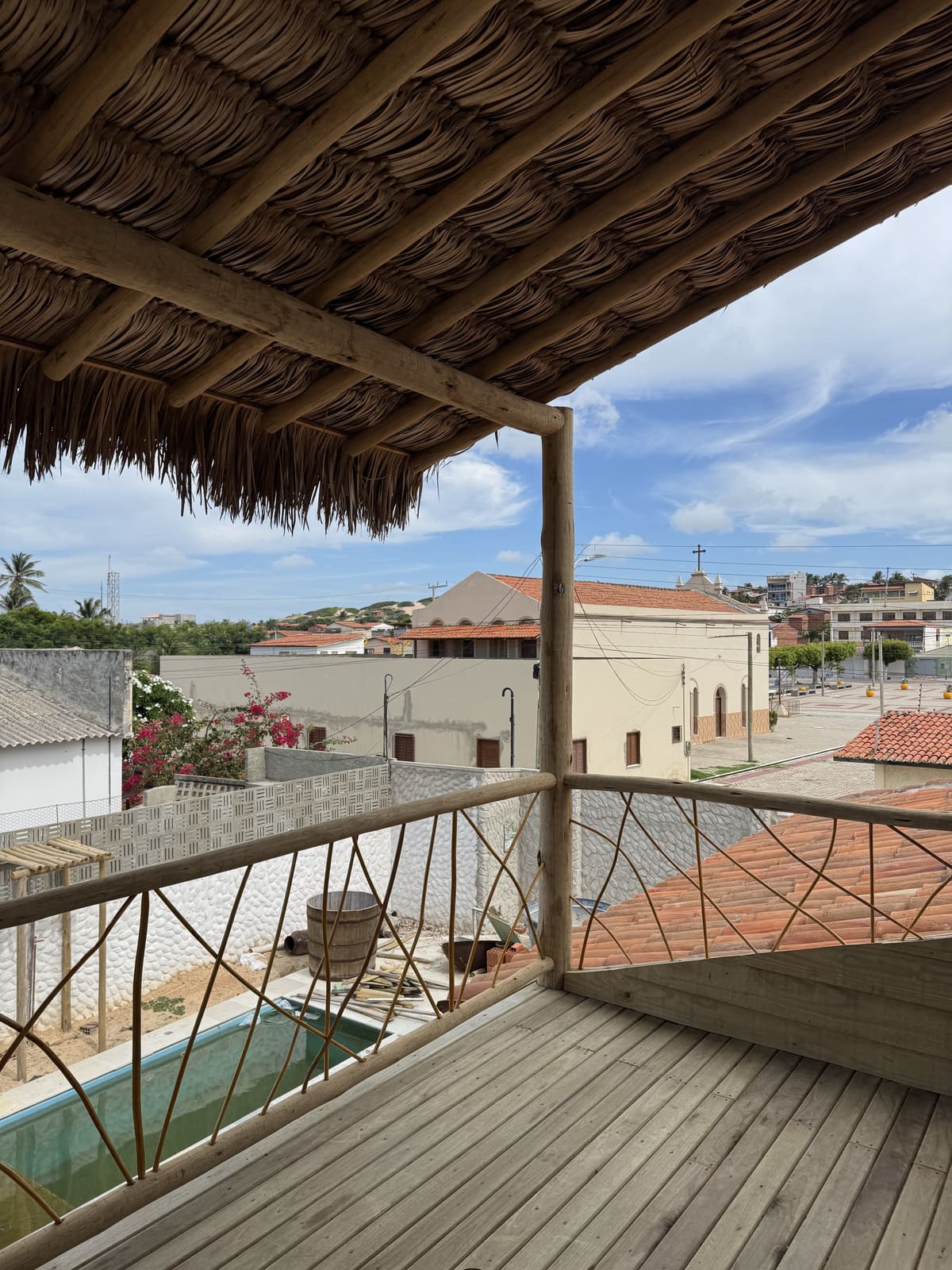 Varanda com cobertura de palha e vista panorâmica em Majorlândia